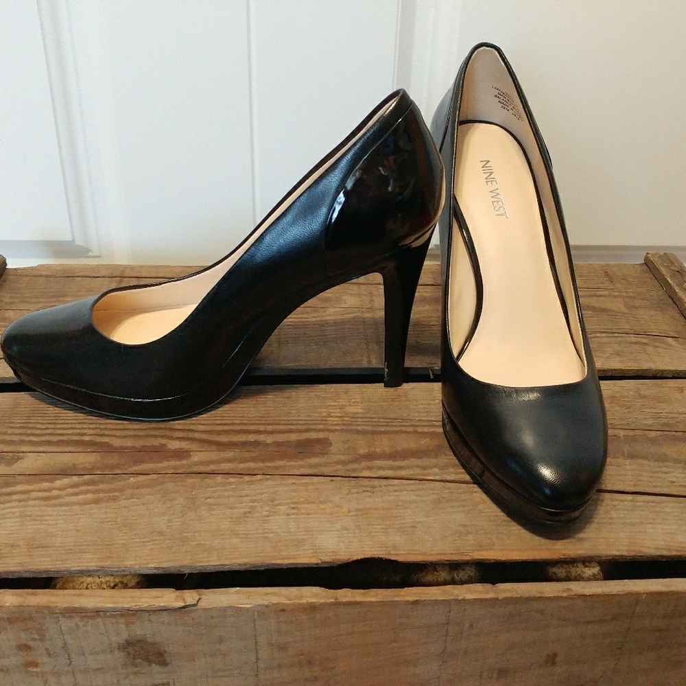 Nine West platform black pumps